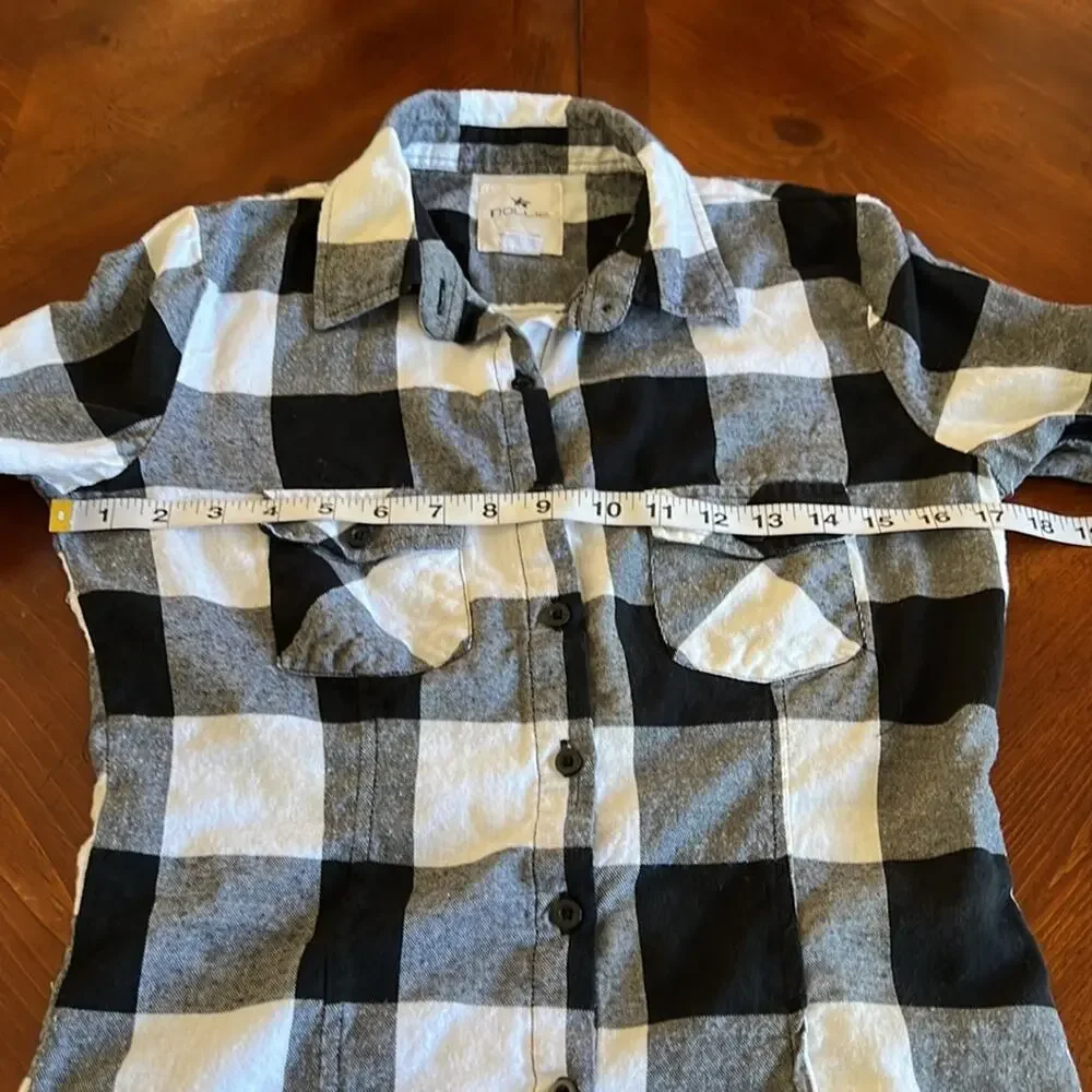 Nollie Slim Fit Juniors Size M Black & White Check Blouse Button Down Preppy